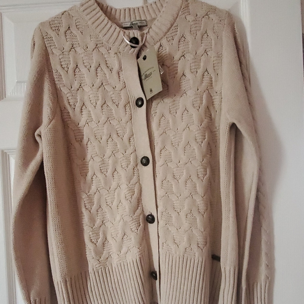 Bass sweater